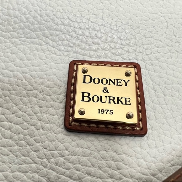 NEW Dooney & Bourke White Italian Leather Embossed Lizard Ginger Pouchette - Picture 3 of 13